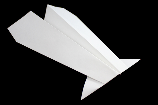 早く飛ぶ よく飛ぶ 細長い紙飛行機の折り方 作り方 折り紙japan