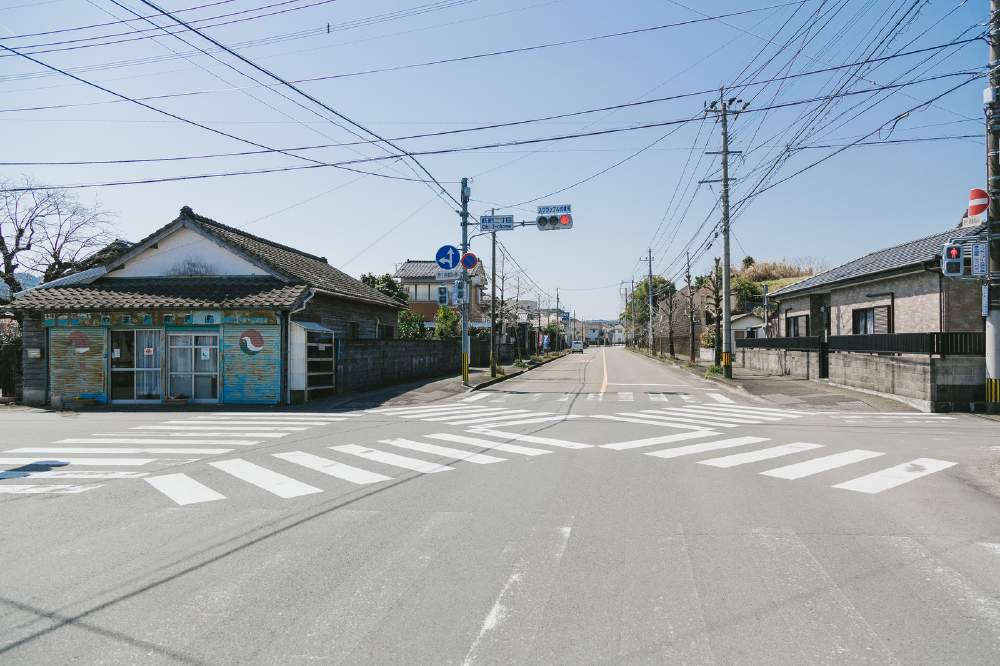 日本の道路の総距離って何キロぐらい？
